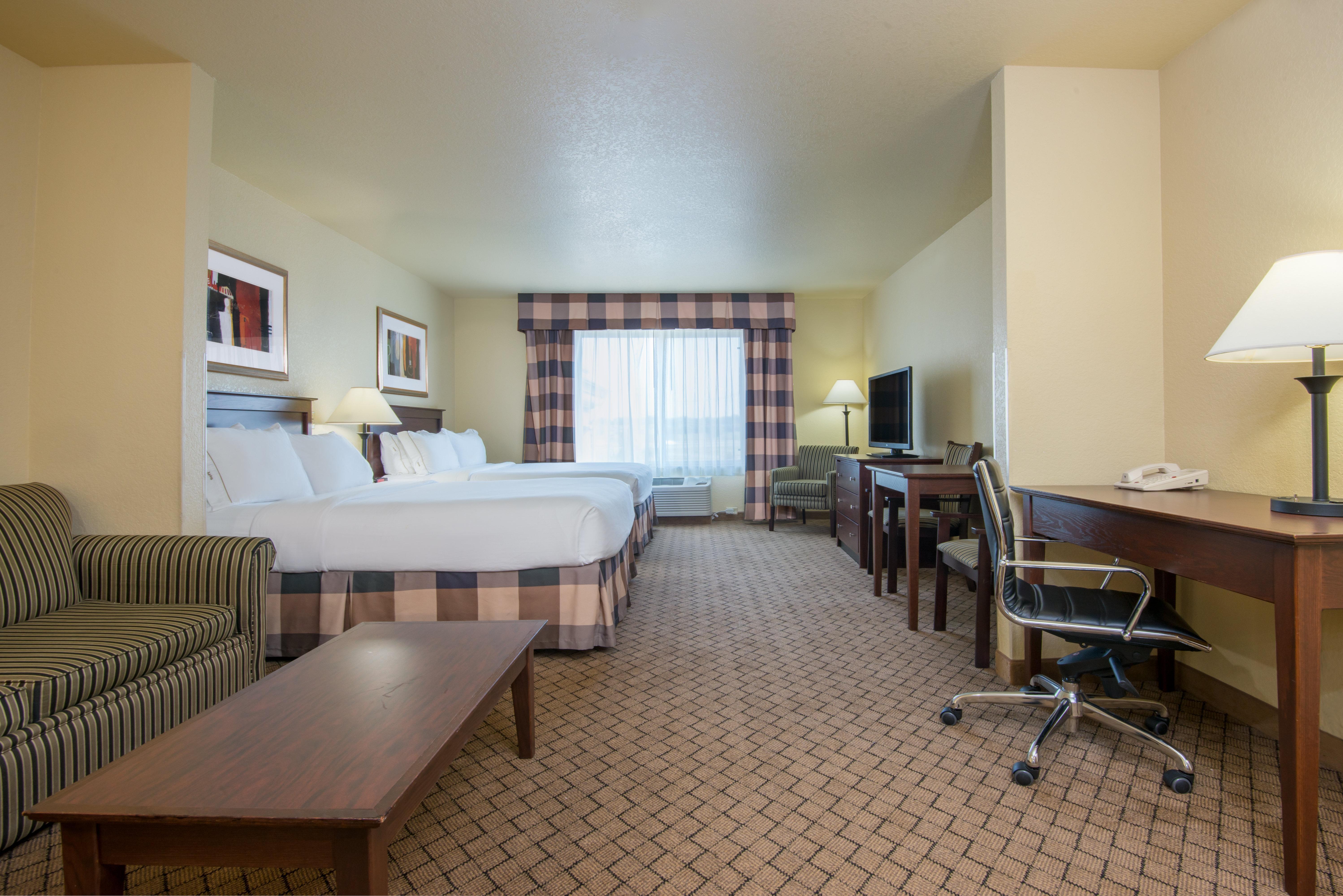Express & By Ihg Hotel El Dorado