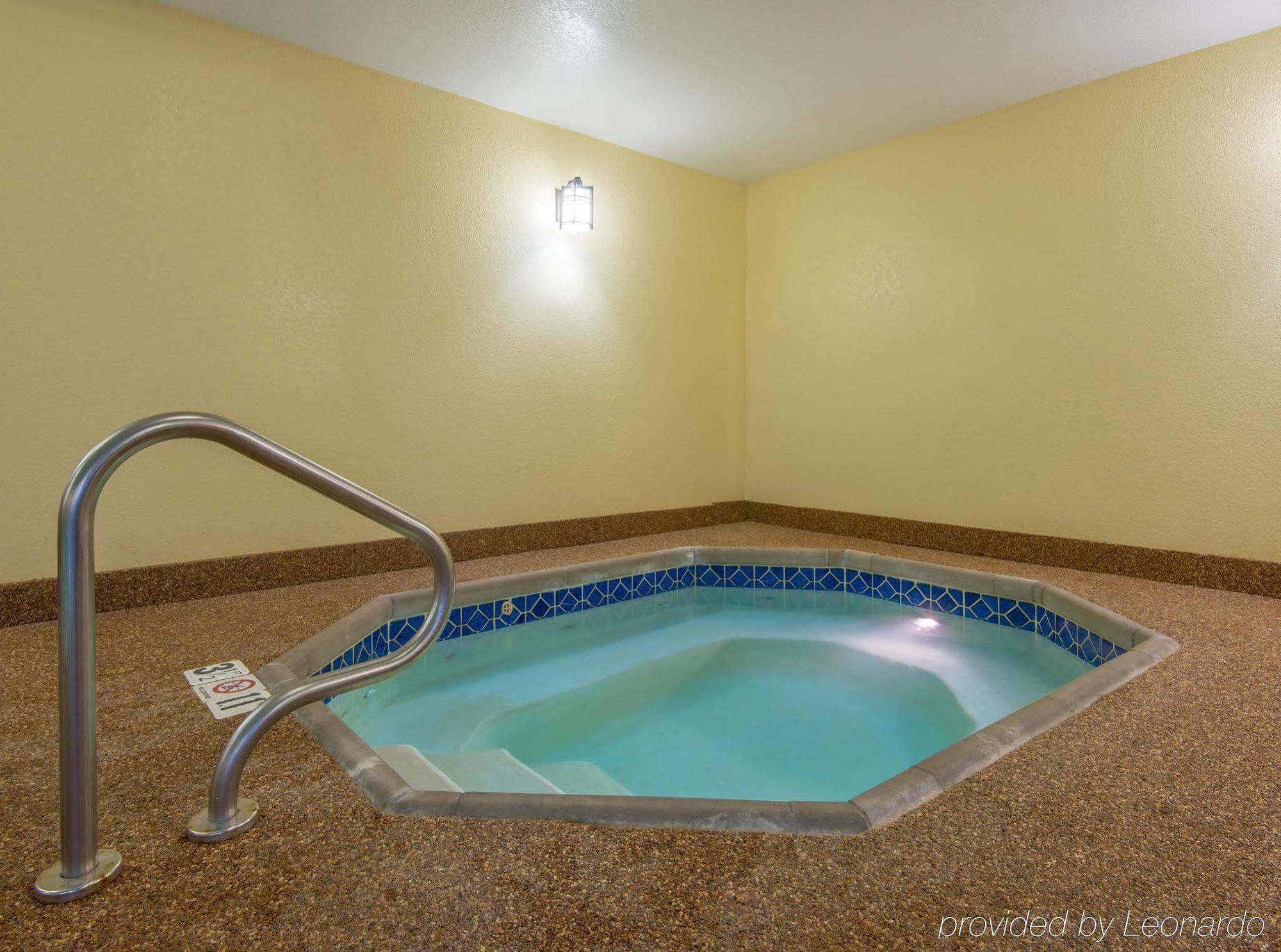 Express & By Ihg Hotel El Dorado